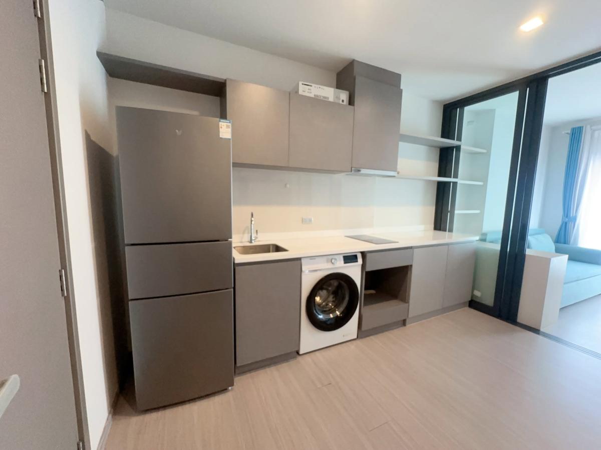 Life Asoke Hype | Prime New CBD Deal! Life Asoke Hype | 1 BR 1 BA Fully Furnished | Steps to Central Rama 9 & Expressway
