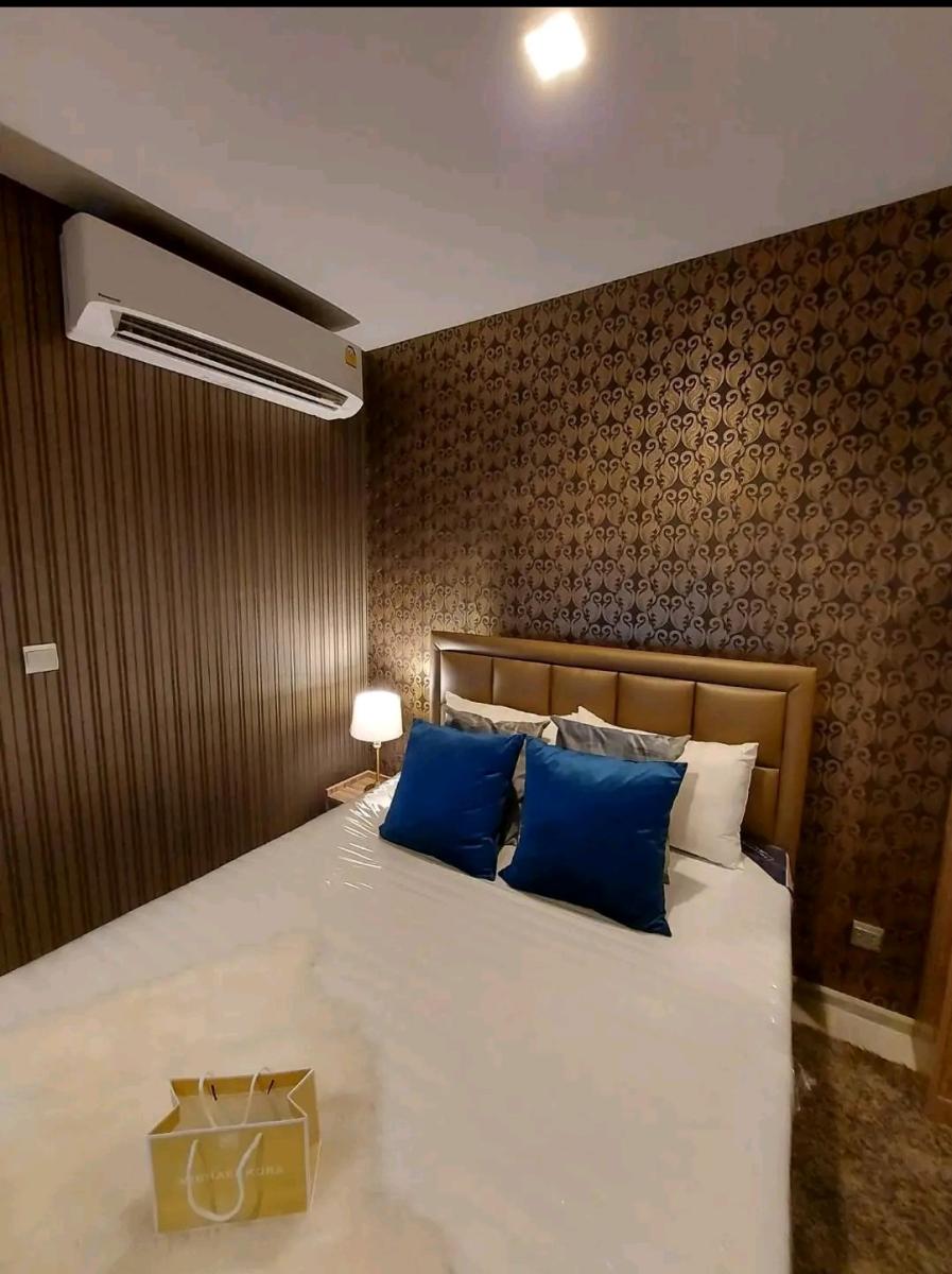 Life Asoke - Rama 9 | Corner Unit Panoramic City View | Fully Furnished, Great Natural Light, Ready to Move