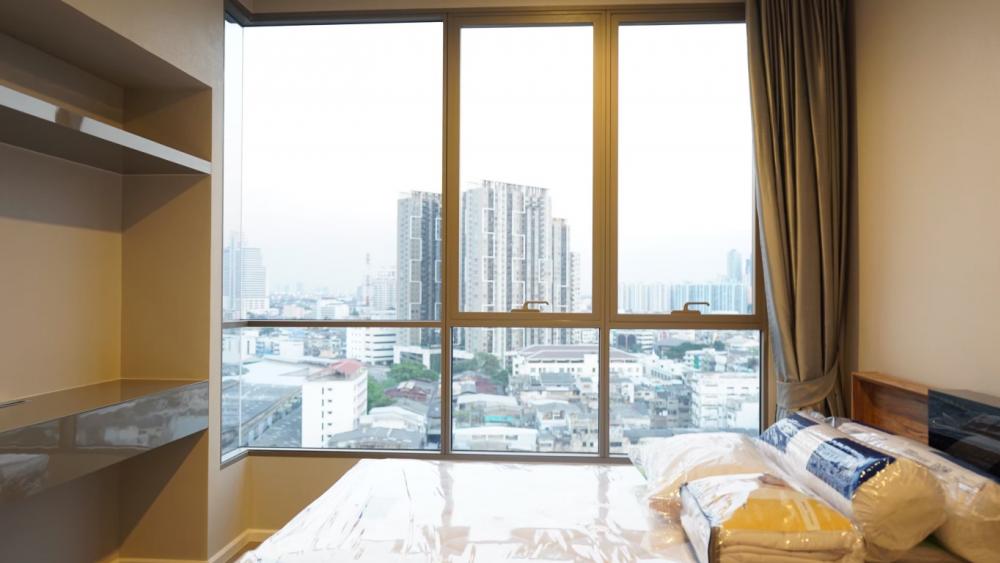 THE ROOM SATHORN | คอนโดใจกลางเมือง ใกล้รถไฟฟ้า ห้องไม่โดนเเดดลมเย็นตลอดวัน