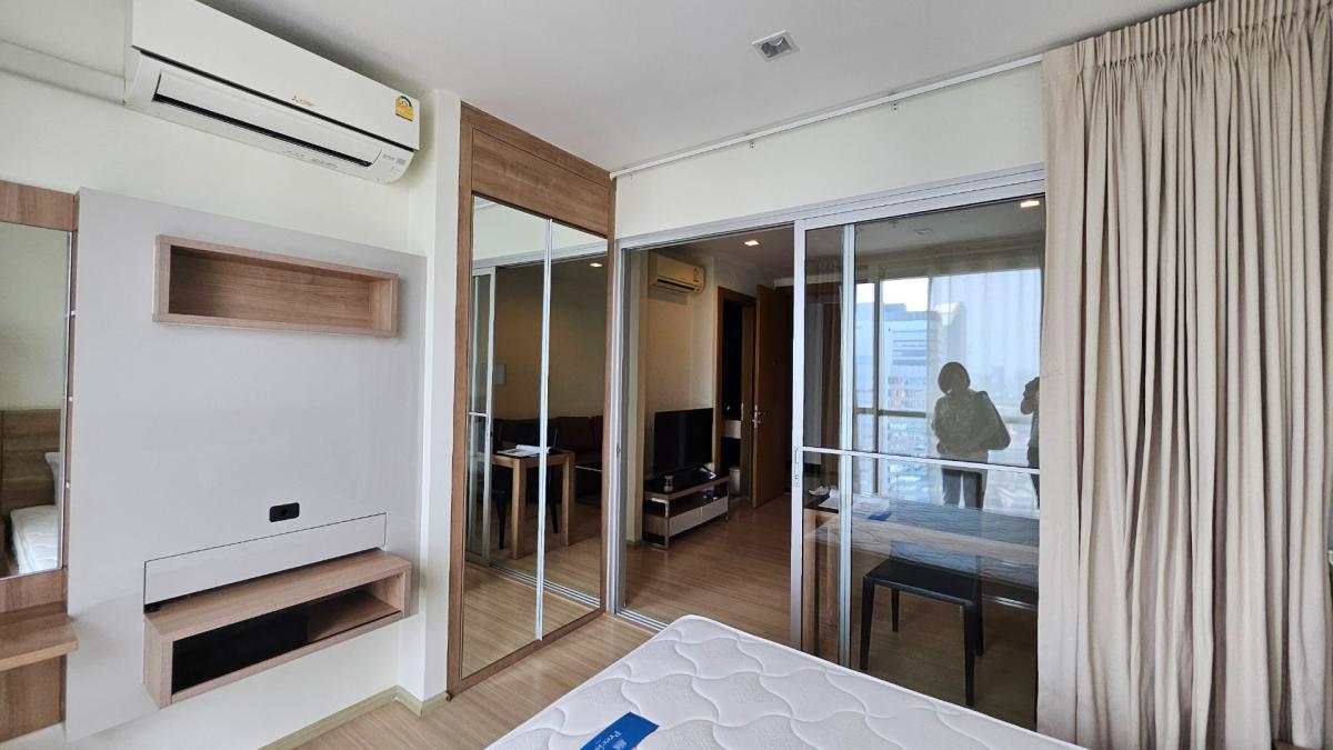 Rhythm Ratchada - Huai Khwang | ห้องสวย ชั้นสูง บรรยากาศโปร่ง