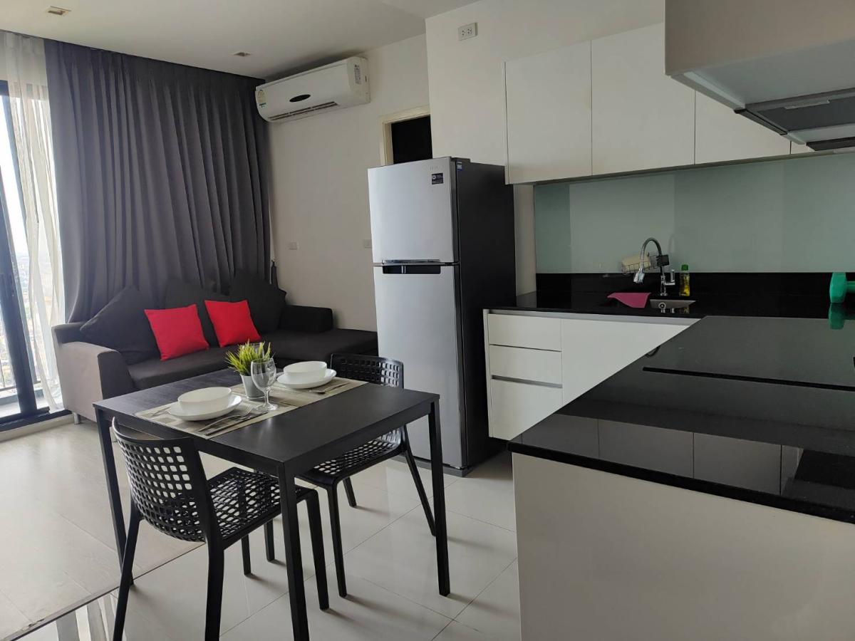 Quinn Condo Ratchada | Quinn Ratchada 17 | 1 ห้องนอน 44 ตร.ม. | ชั้น 30 วิวเมือง | เฟอร์ครบ | 22,000 บาท/เดือน