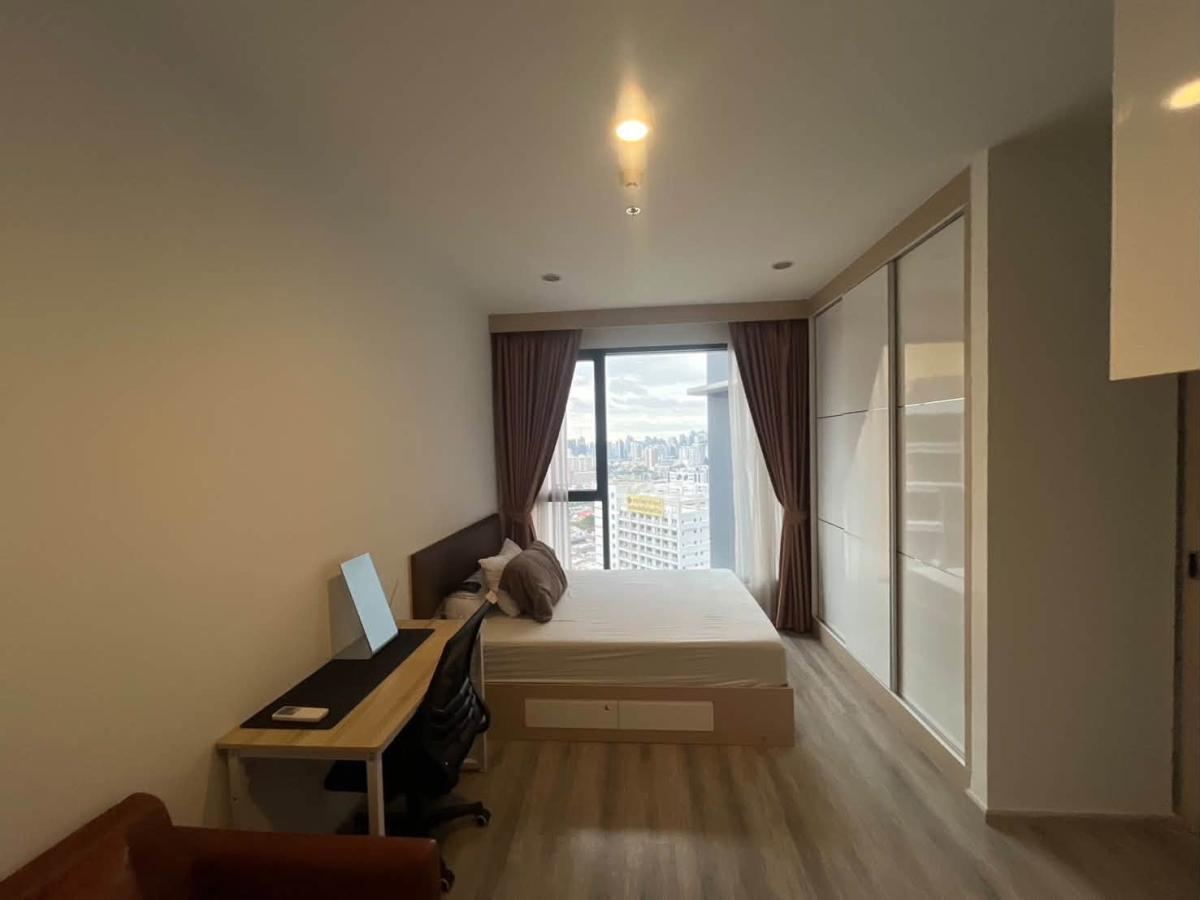 Ideo Mobi Asoke | Modern Living! Ideo Mobi Asoke | Large Studio 28 SQM | High-End Finishes, Fully Furnished, Ready to Move, Near Singha Complex
