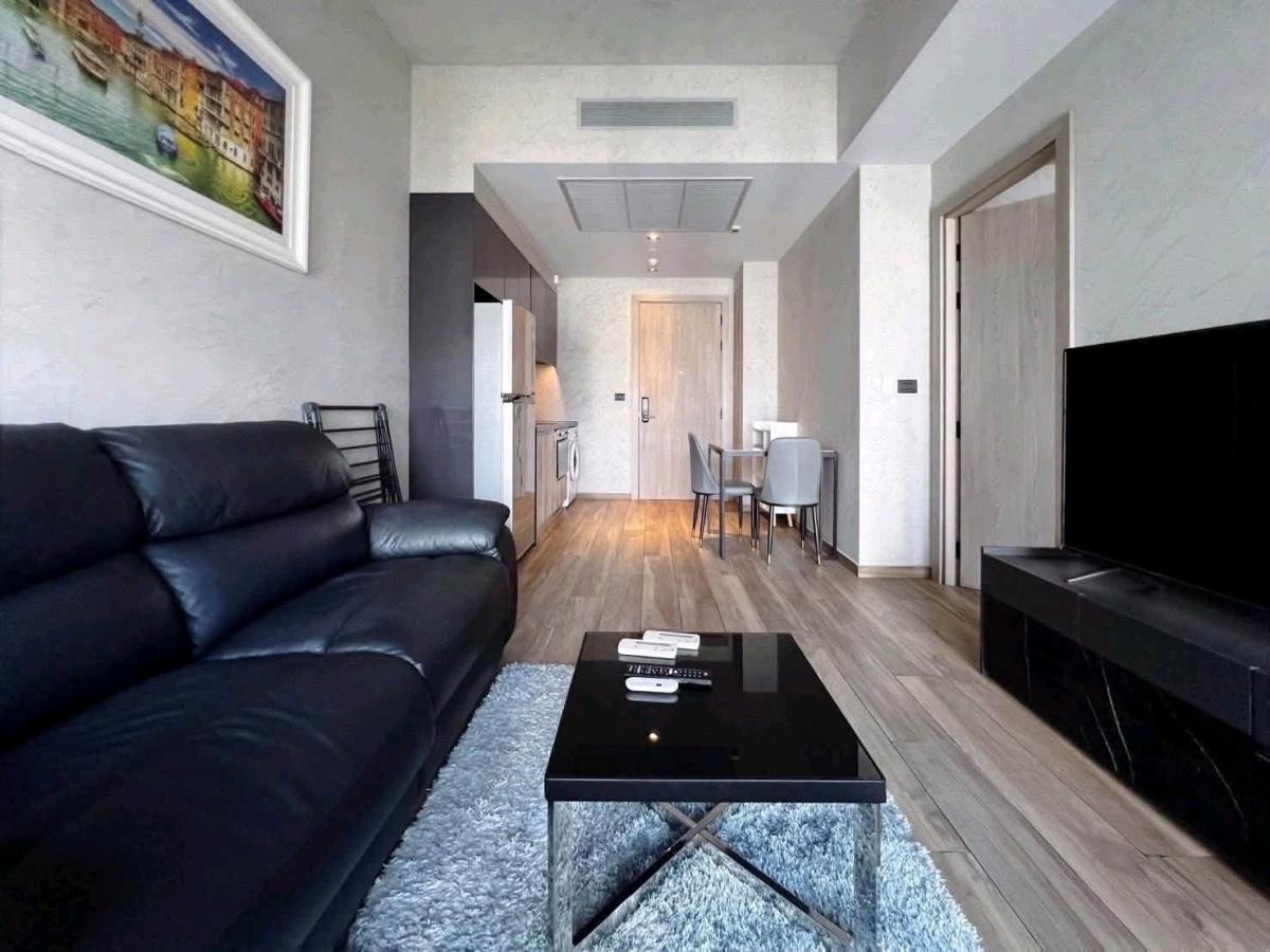 The Lofts Asoke | ใกล้ MRT เพชรบุรี และ Airport Rail Link มักกะสัน