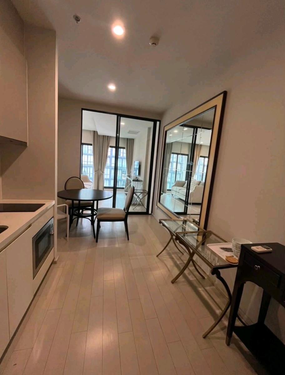 Noble Ploenchit | เฟอร์นิเจอร์และเครื่องใช้ไฟฟ้าครบครัน
