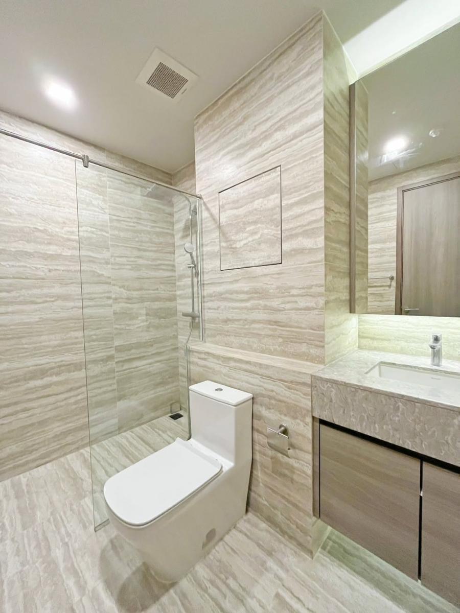 Celes Asoke | Ultra-Luxury Living! 11.95 MB | CELES Asoke | High Floor 28th Fl. 1 Bed 1 Bath (34.4 SQM) | Prime Location, 50m to MRT Sukhumvit & BTS Asoke