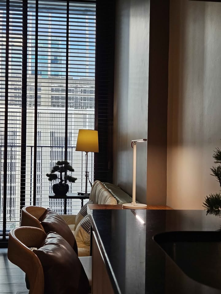 Edge By Sansiri (Sukhumvit 23) | Modern Executive Suite! EDGE Sukhumvit 23 | 1 BR 1 BA 30 SQM (25K/Mo) | Fully Furnished, Near Terminal 21 & EmQuartier [Co-Agent Welcome]
