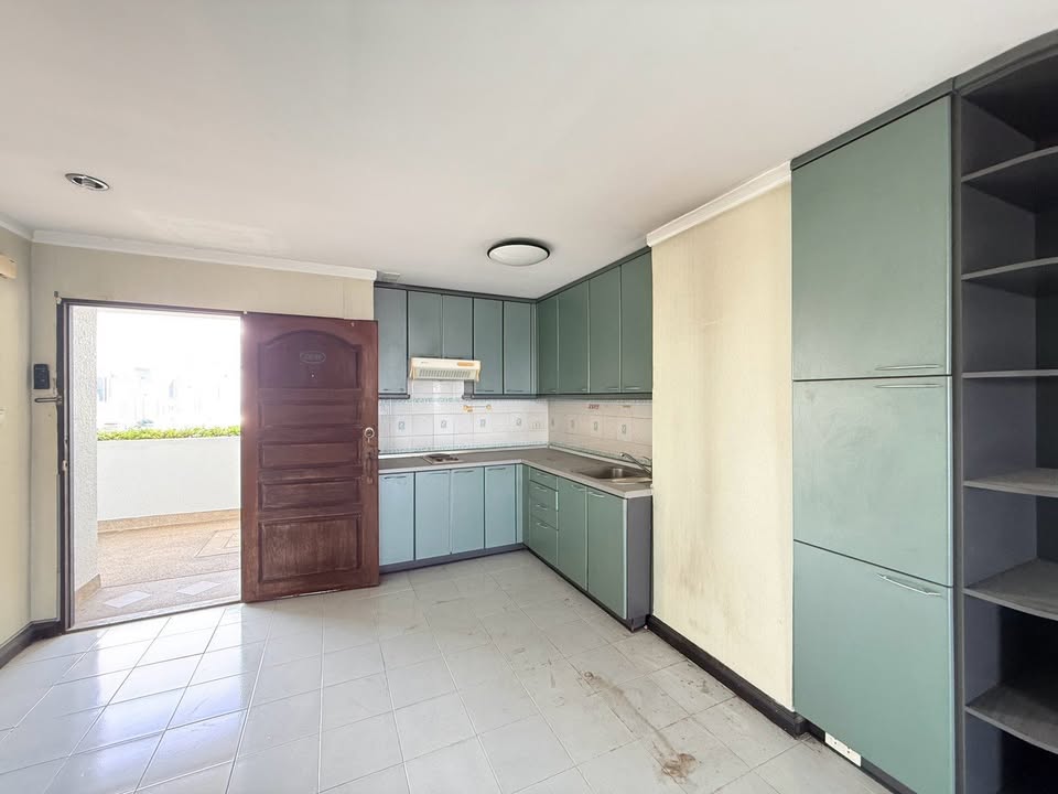 Supalai Place Sukhumvit 39 | Unbeatable Deal! THB 6.99M Only 25th Fl. Tower B, Heart of Phrom Phong