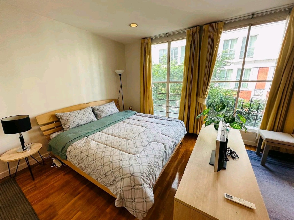 Baan Klang Krung British Town Thonglor | เดินทางสะดวก เชื่อมต่อถนนสุขุมวิทและเพชรบุรี