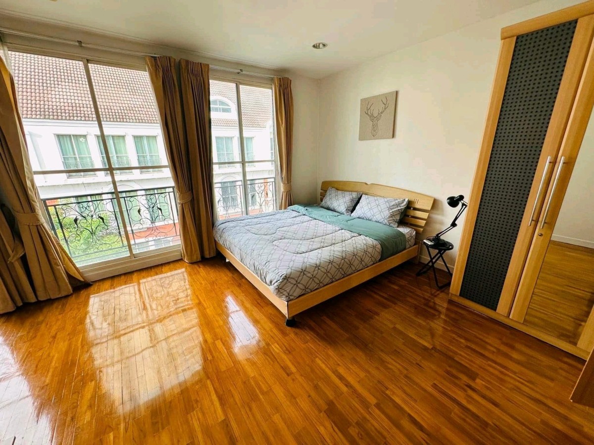 Baan Klang Krung British Town Thonglor | เดินทางสะดวก เชื่อมต่อถนนสุขุมวิทและเพชรบุรี