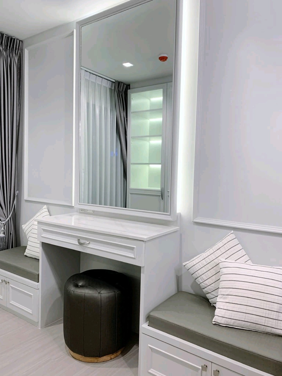Life Asoke - Rama 9 | Life asoke rama 9 / 1b plus / 35 sqm.