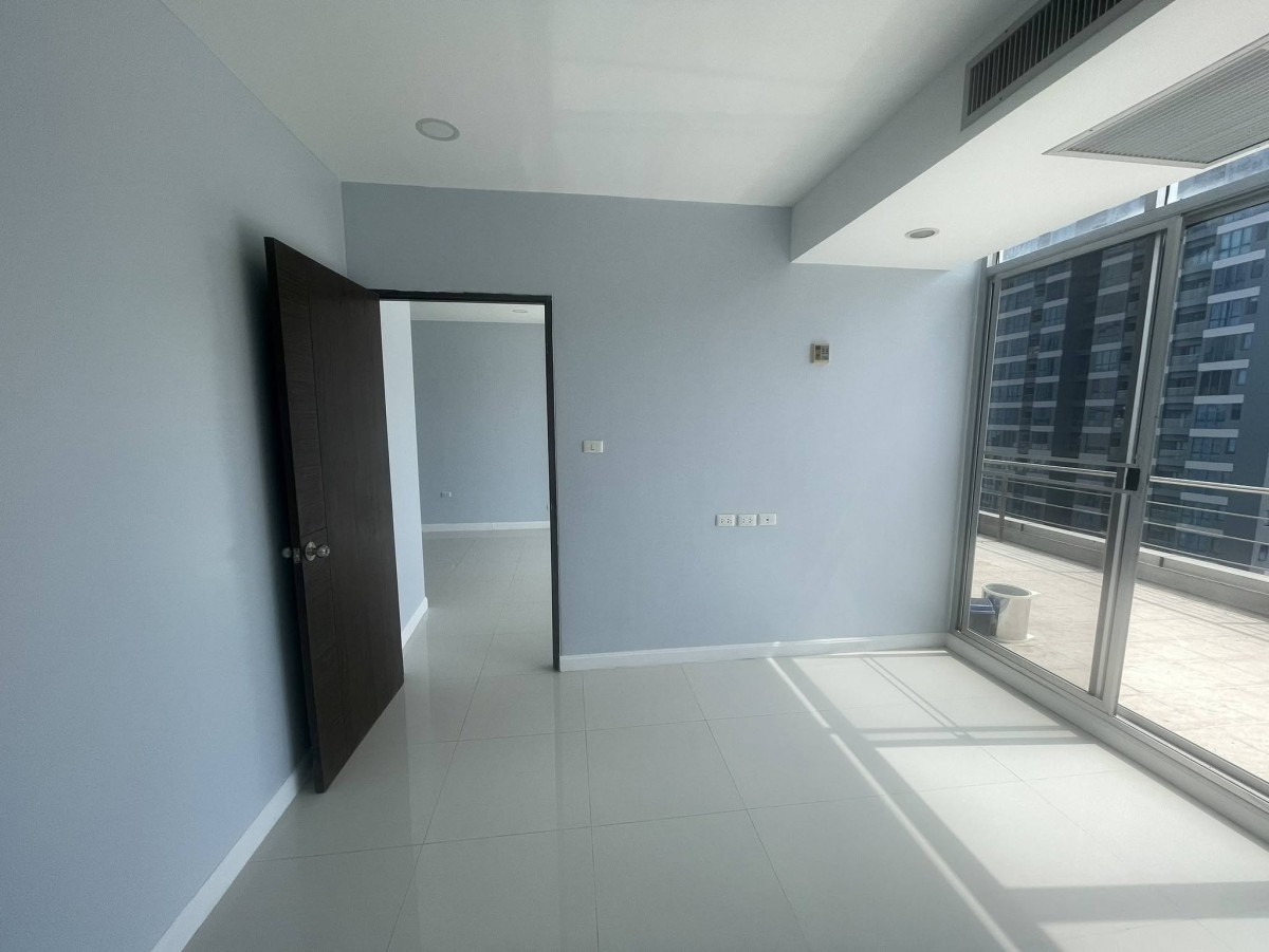 The Trendy Condo Sukhumvit 13 | 1 ห้องนอน 71 ตร.ม. ระเบียง 8 เมตร